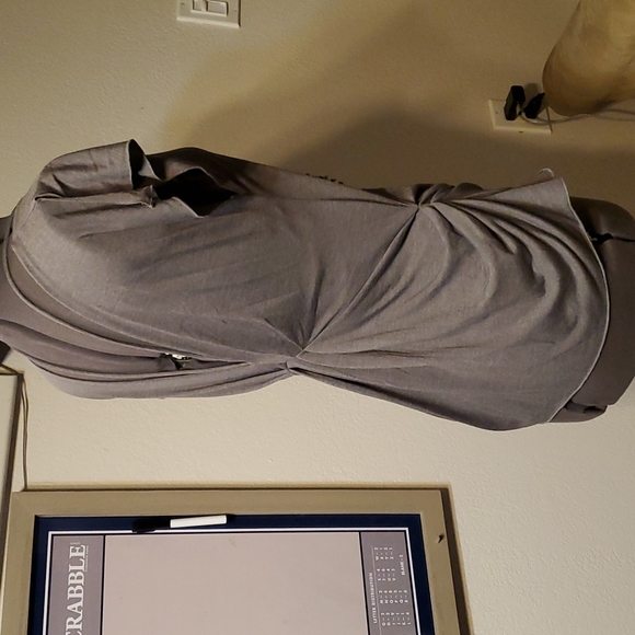 NWT Express Top in Medium Grey - Picture 8 of 16